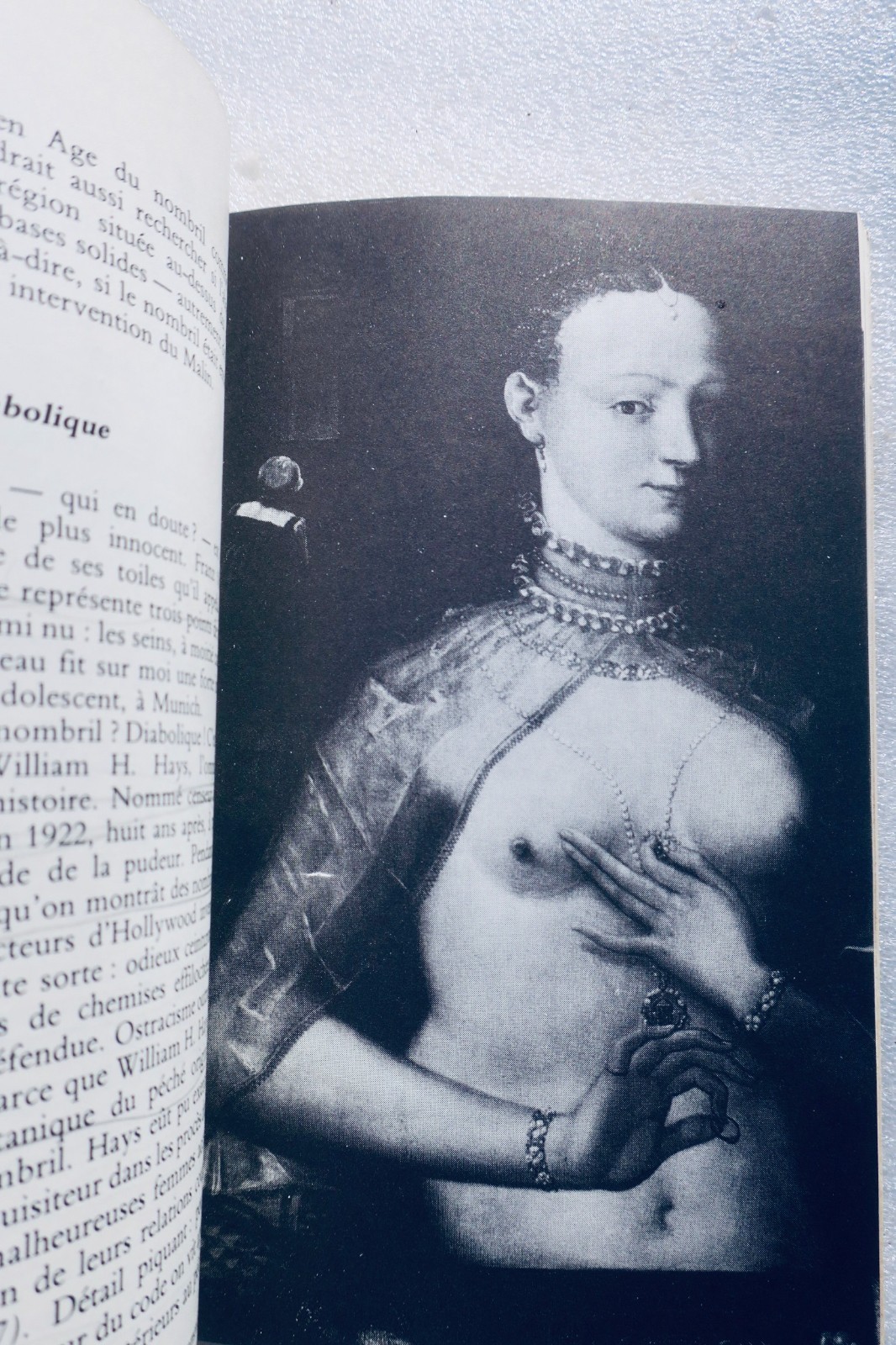 Erotic curiosa Nombril centre