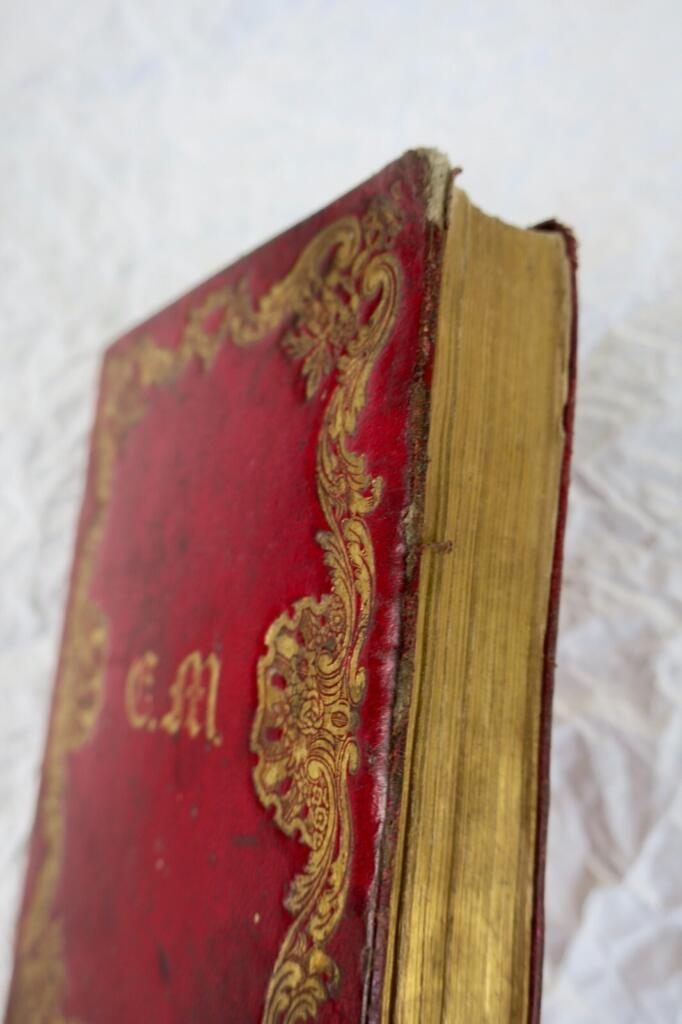 Wunderschön gebundenes Buch zur Erstkommunion