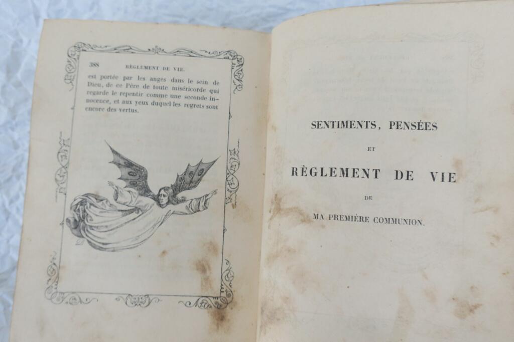 Wunderschön gebundenes Buch zur Erstkommunion