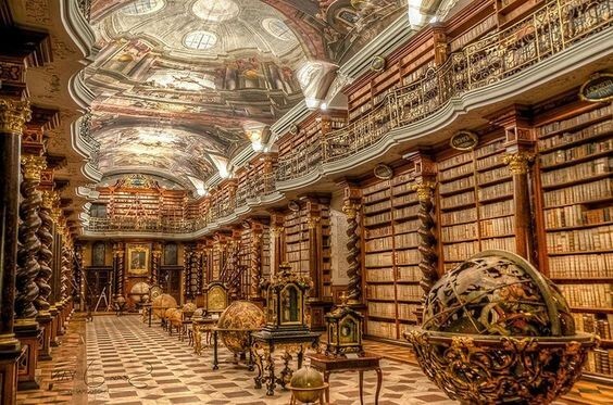 Ledergebundene antike Bücher zur Inneneinrichtung