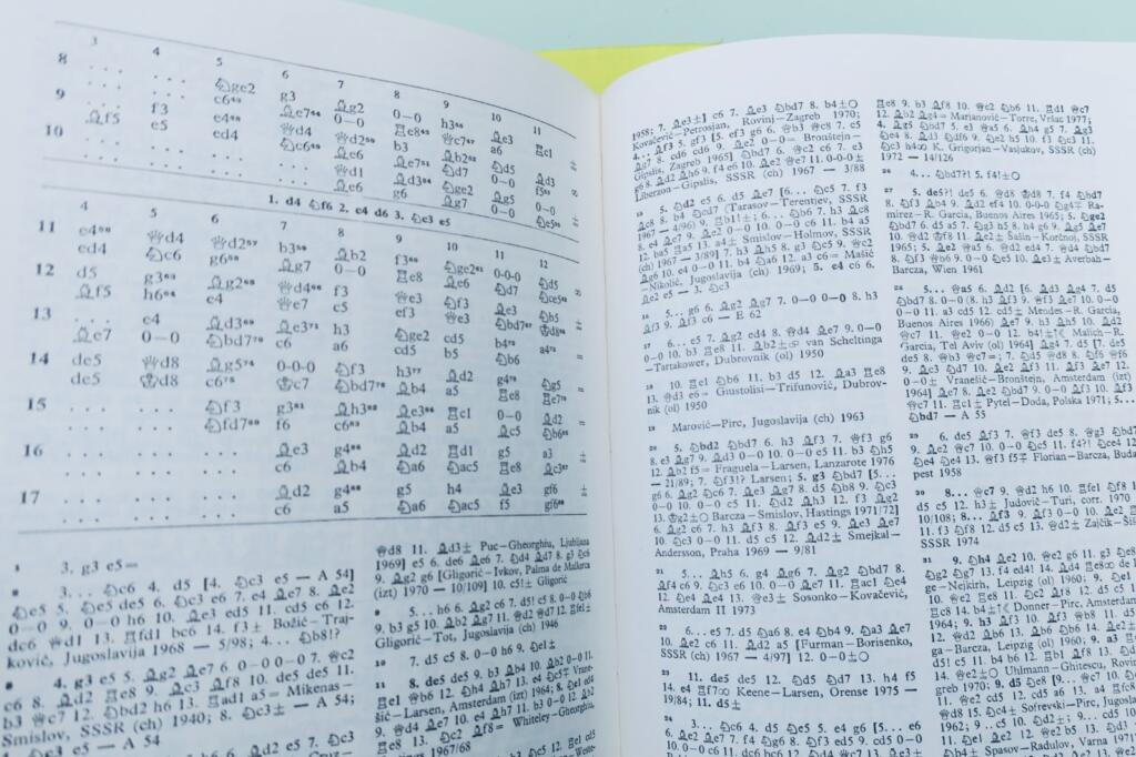 échecs Encyclopédie des ouvertures d'échecs Encyclopaedia of chess openings