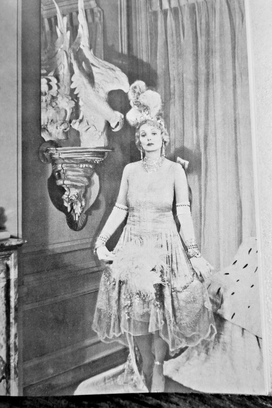 erotique PETITE BELLE. LES SOUVENIRS INTIMES DE BELLE POITRINE – Image 11