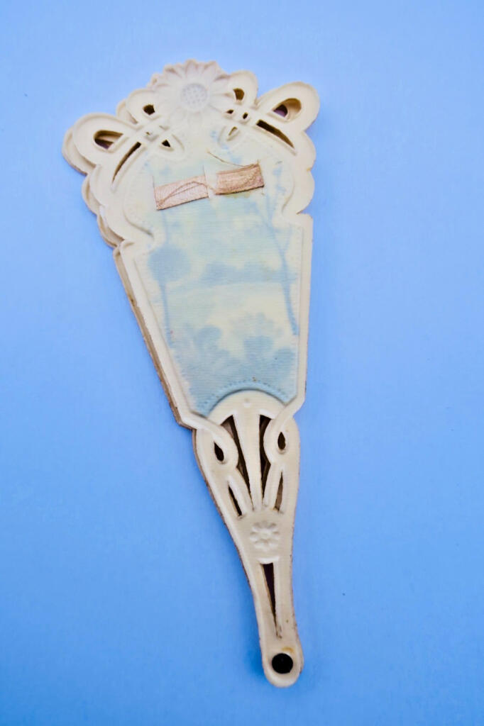 éventail 60 x 145 mm. BELLE EPOQUE Nouvel An ART NOUVEAU