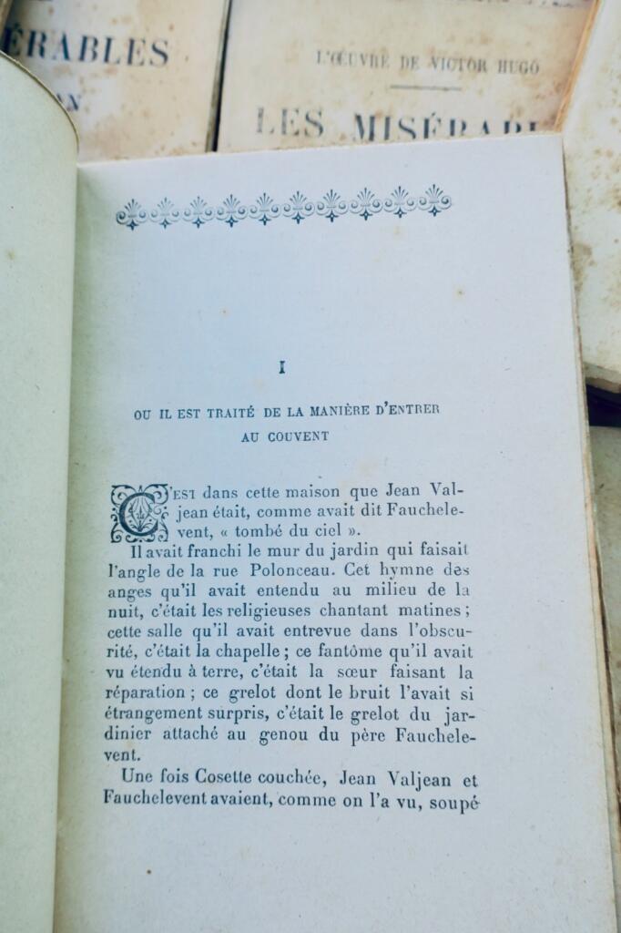 HUGO Victor Les Miserables Rouff 30 petits volumes