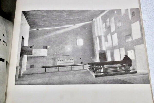 Le Corbusier’s Window to Glass Panels