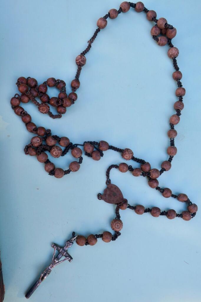 Missel de saint François d'Assise + chapelet + porte-monnaies