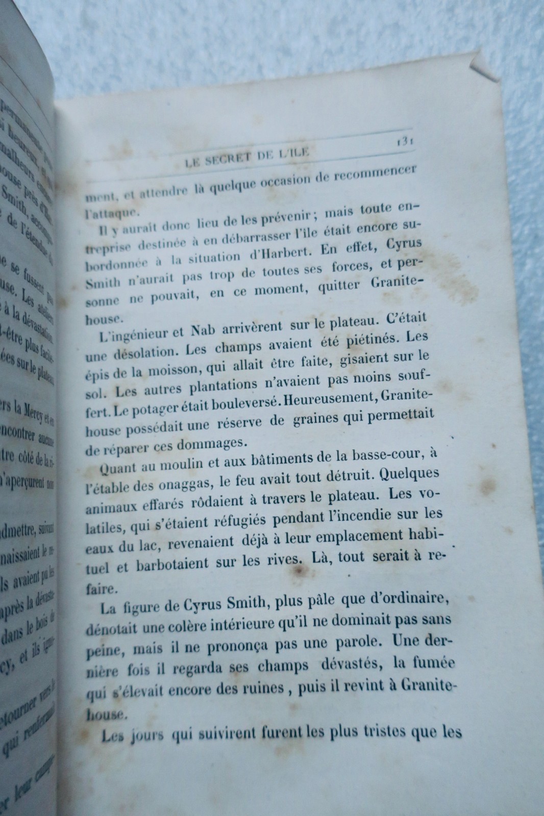 凡爾納(Jules Verne)著《神祕島》第三卷 哈澤爾出版社 1874年