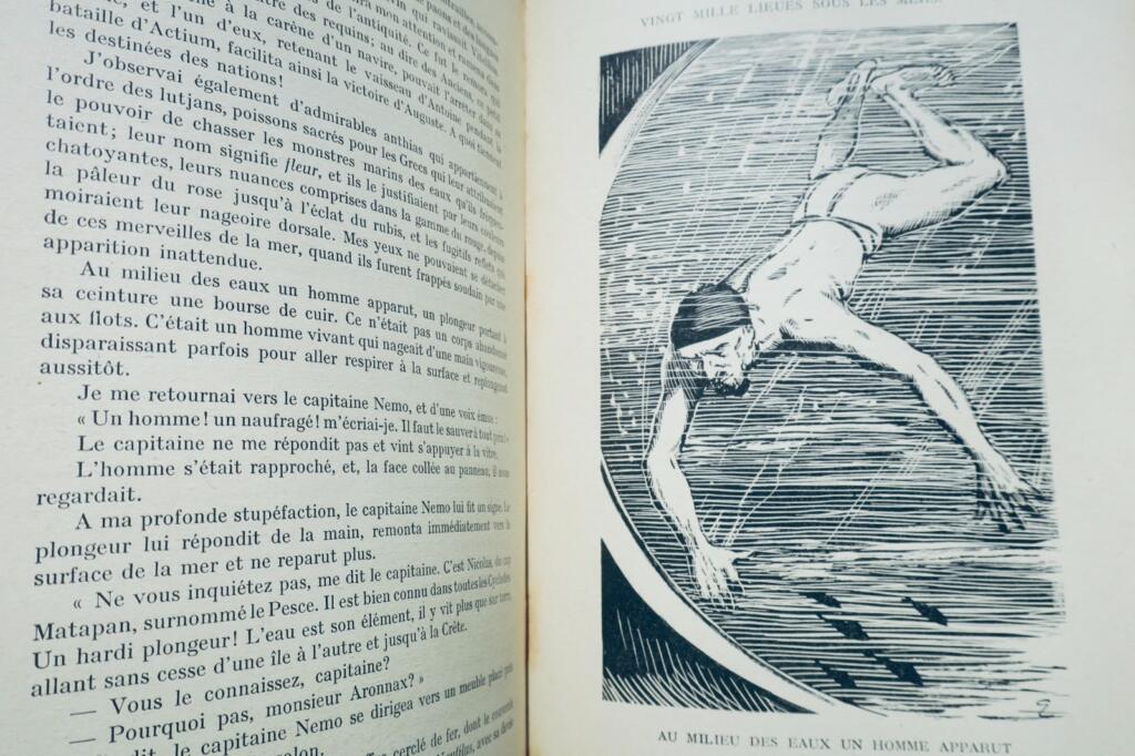 Verne Voyages Extraordinaires, Vingt Mille Lieues sous les Mers Hachette