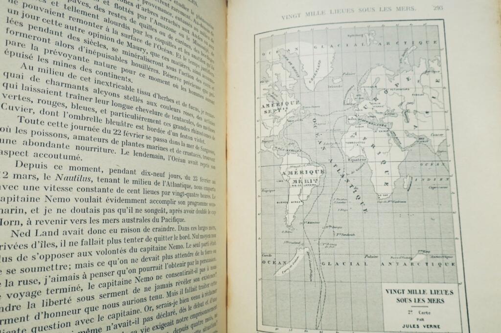 Verne Voyages Extraordinaires, Vingt Mille Lieues sous les Mers Hachette