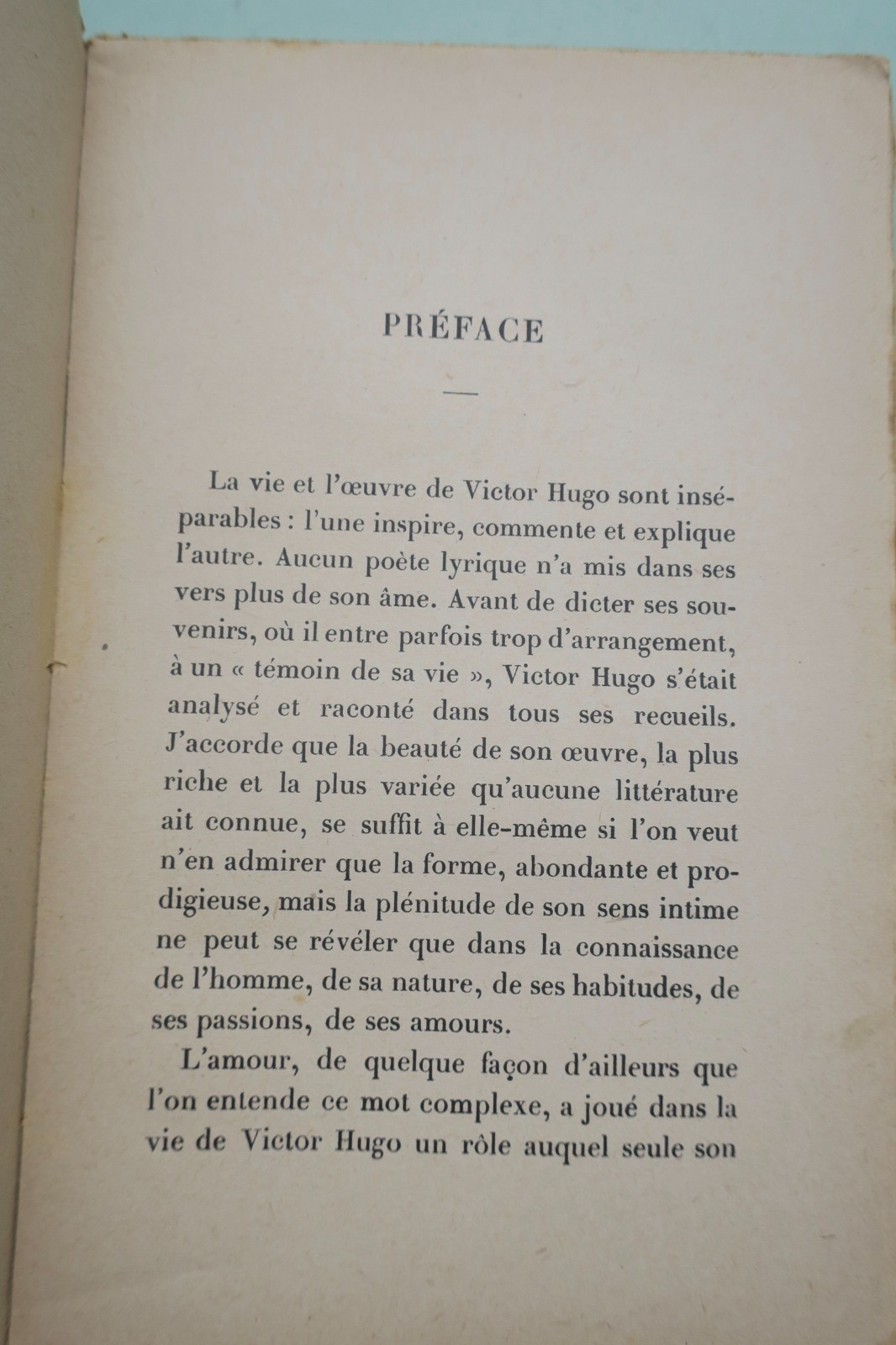 BARTHOU (Louis). Les Amours d'un poète. Unveröffentlichte Dokumente über Victor Hugo