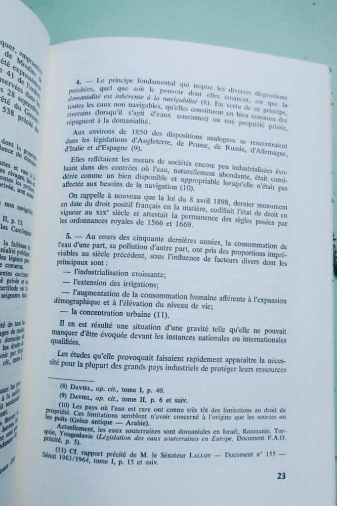 Gautron. 皮埃尔·戈特龙 Pierre Le régime juridique des eaux non domaniales