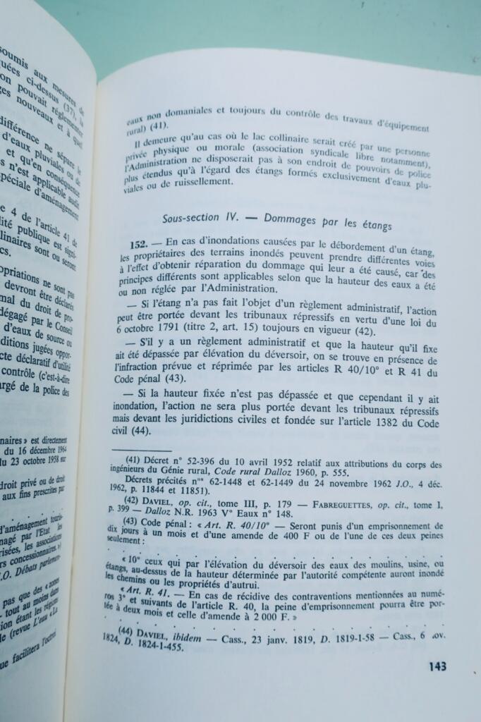 Gautron. 皮埃尔·戈特龙 Pierre Le régime juridique des eaux non domaniales
