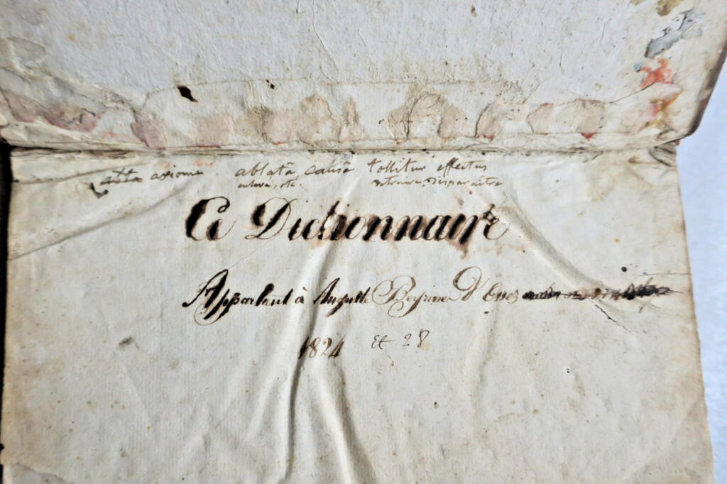 latin Dictionnaire Latin-Francais 1822