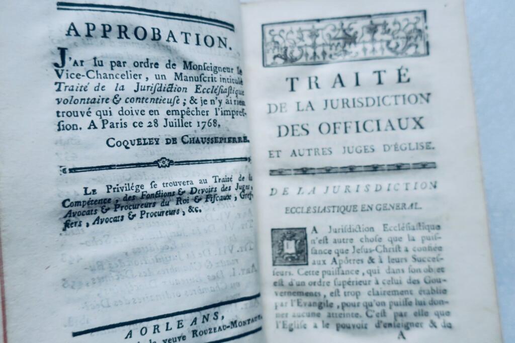 Traité de la juridiction volontaire et contentieuse des officiaux & autres juges