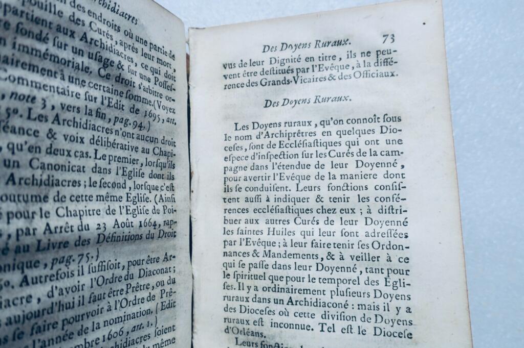 Traité de la juridiction volontaire et contentieuse des officiaux & autres juges