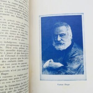 Hugo Sur les pas de Victor Hugo: trois études publiées..+ dédicace