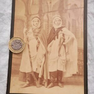 Alger tenues folkloriques 14 x 11 cm.