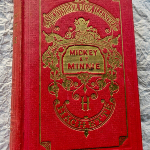 Mickey et Minnie, par accord spécial avec Walt Disney