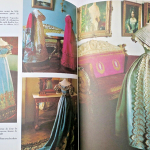 Russie A LA COUR DE RUSSIE. MIROIR DE LA VIE ELEGANTE A SAINT PETERSBOURG