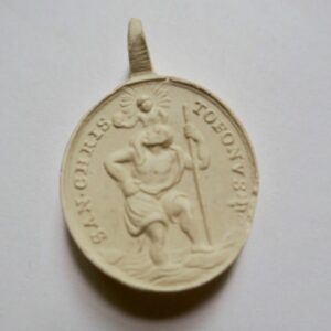 Médaille en plâtre   25 x 35 mm