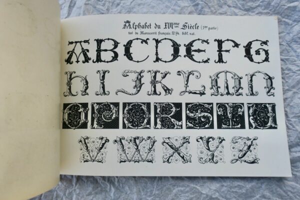 Alphabets de style Moyen-Age Renaissance d'après des documents authentiques – Image 6