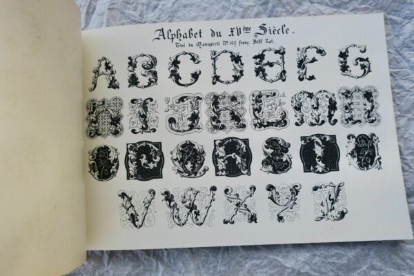 Alphabets de style Moyen-Age Renaissance d'après des documents authentiques – Image 7