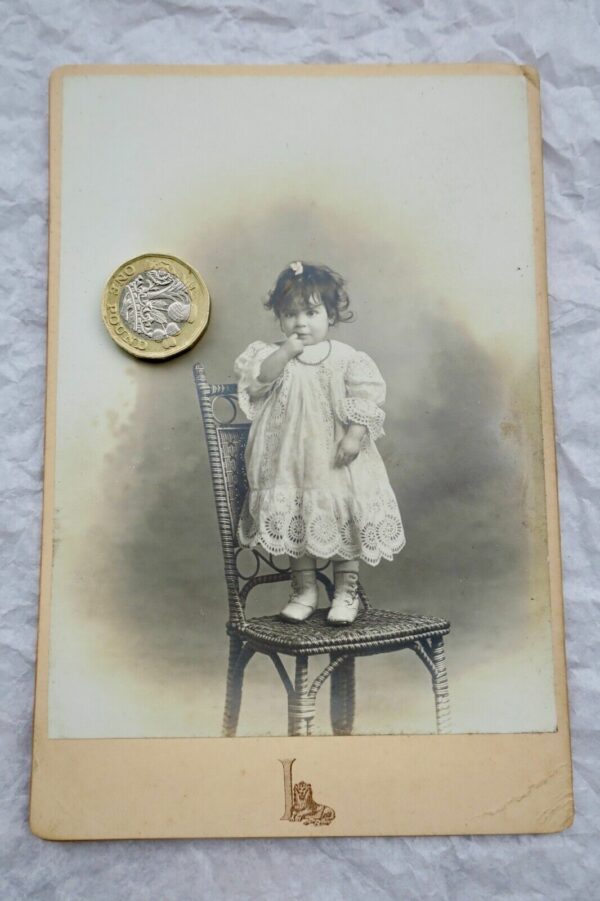 ENFANT vers 1880 14 x 10 cm.